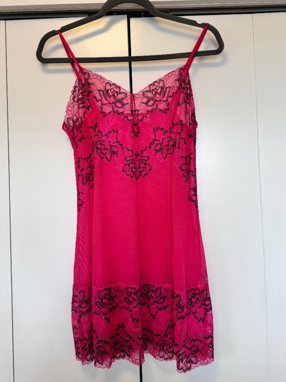 La Vie en Rose Lace V-Neck Babydoll Nighty - Size L